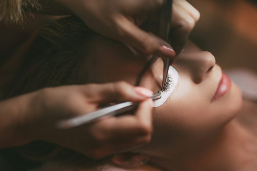 Procedure Eyelashes Extension